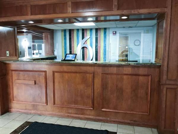 Studio 6 Suites Tupelo MS