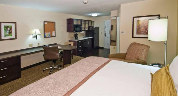 Workspace - Candlewood Suites Tupelo