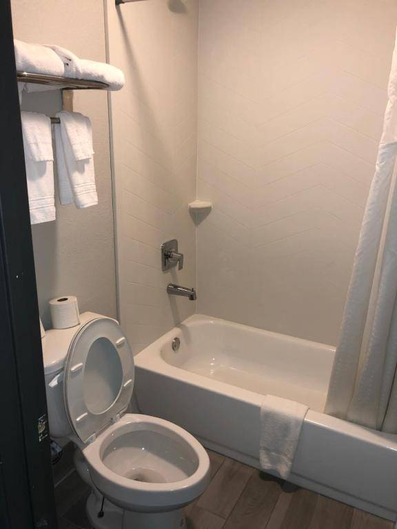 Days Inn & Suites by Wyndham Vicksburg