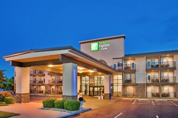 Holiday Inn Express Hotel & Suites Branson 76 Central an IHG Hotel