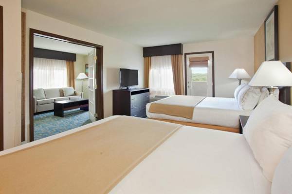 Holiday Inn Express Hotel & Suites Branson 76 Central an IHG Hotel