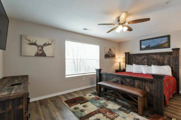 Mystic Cove Condo - Pool - New everything - Perfect location!!