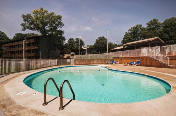 Westcreek RanchNotch NO STAIRS fireplace 2 pools private lake1 mile to SDC!