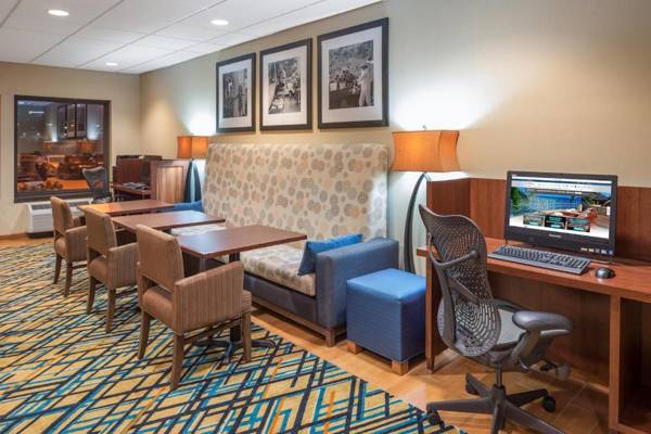 Workspace - Hampton Inn Columbia