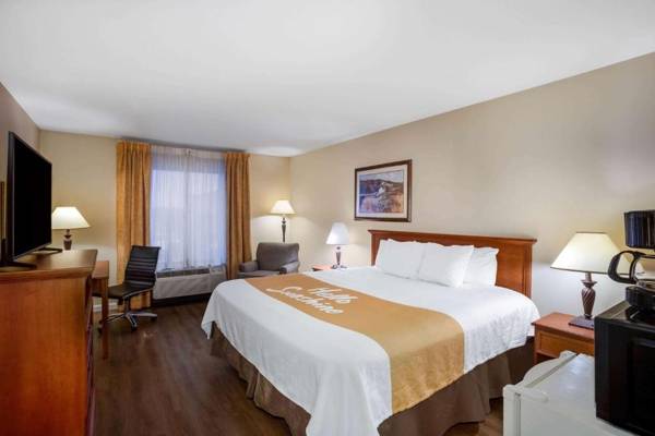 Workspace - Days Inn & Suites by Wyndham Cuba