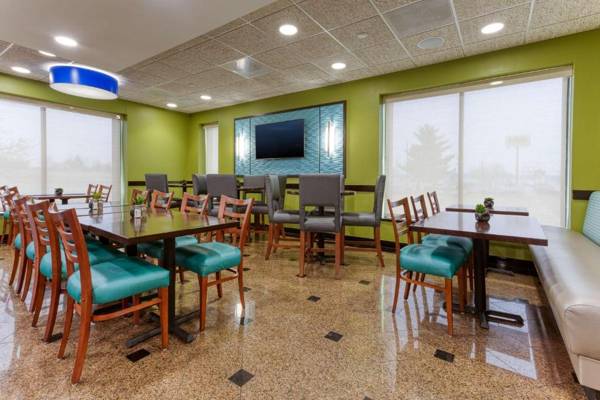 Drury Inn & Suites St. Louis Fenton