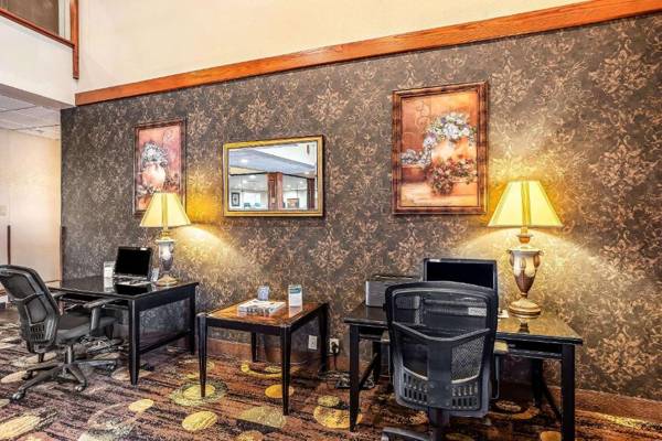Workspace - Quality Inn & Suites Hannibal