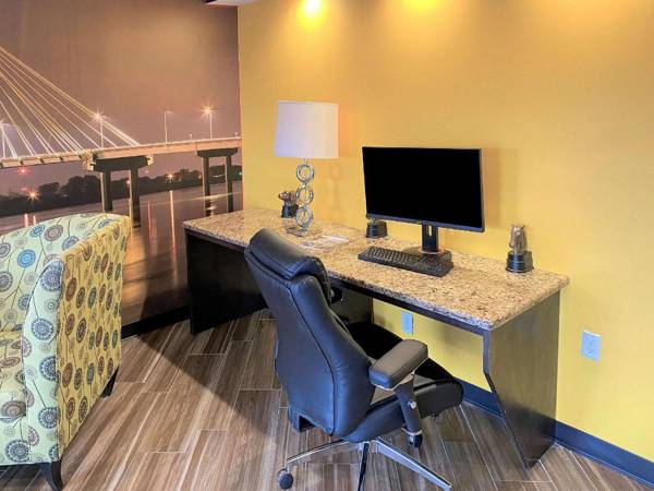 Workspace - Clarion Pointe Independence - Kansas City