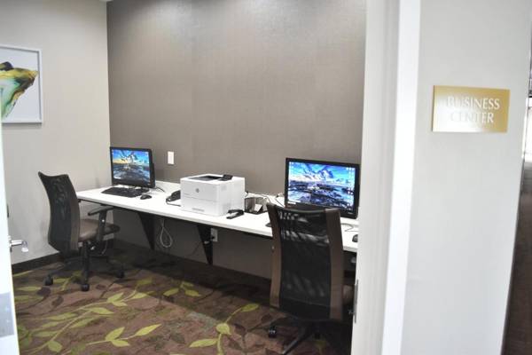 Workspace - Candlewood Suites Independence an IHG Hotel