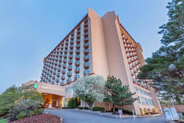 Embassy Suites Kansas City Plaza