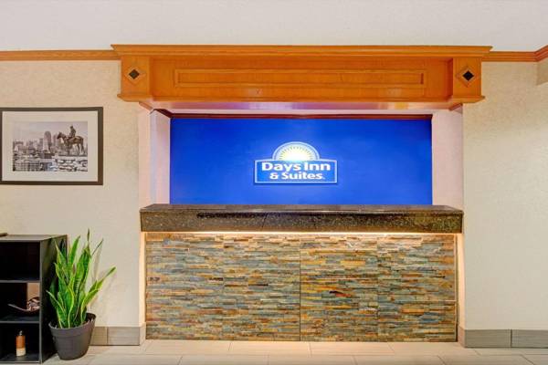 Days Inn & Suites by Wyndham Kansas City - Arrowhead Chiefs Stadium