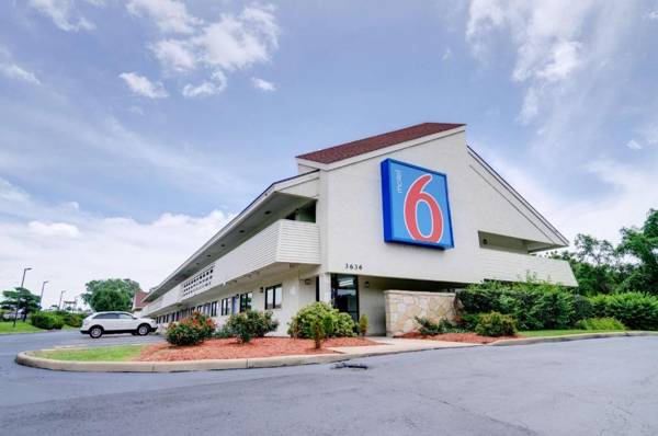 Motel 6-Kansas City MO