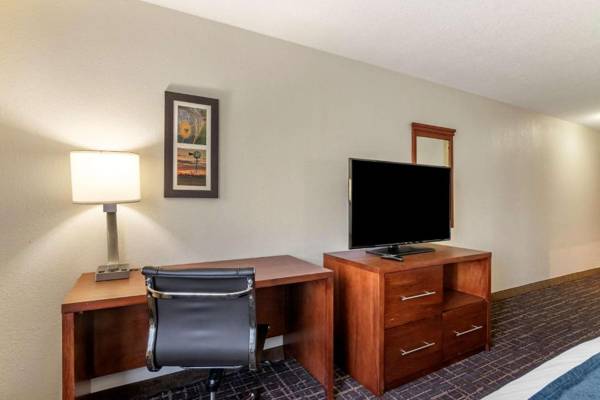 Workspace - Comfort Inn & Suites Lees Summit -Kansas City