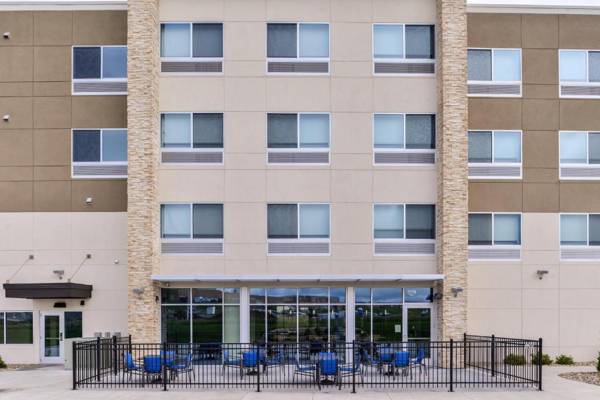 Holiday Inn Express & Suites - Kansas City - Lee's Summit an IHG Hotel