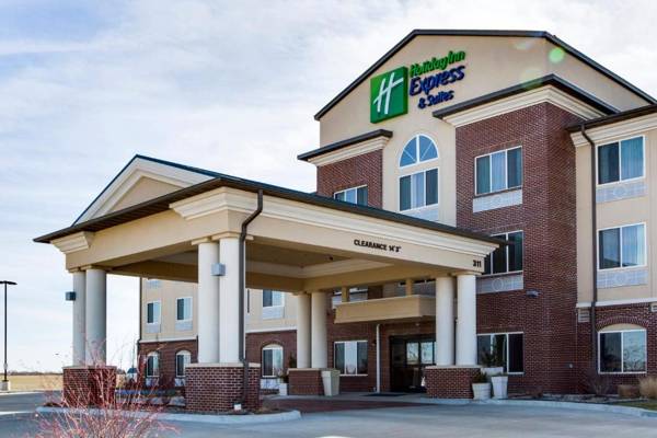 Holiday Inn Express & Suites Nevada an IHG Hotel