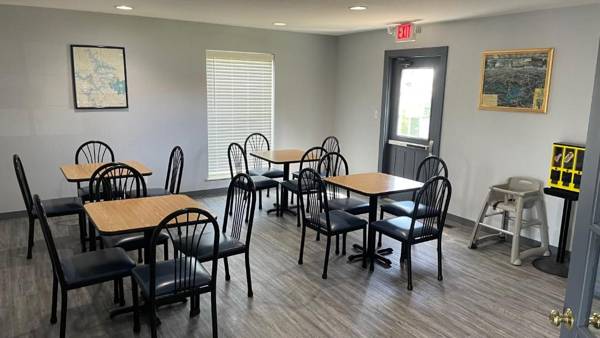 Schmidt's Creek Hotel