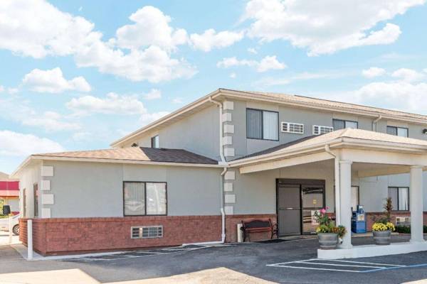 Super 8 by Wyndham Poplar Bluff Missouri