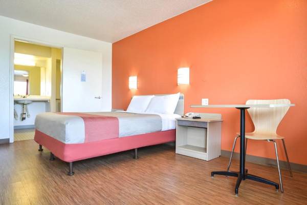 Motel 6-Saint Joseph MO