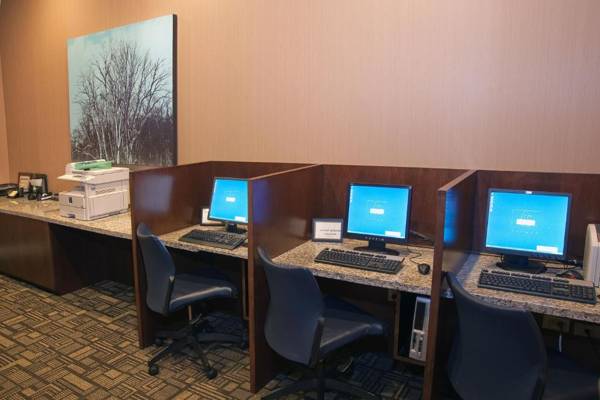 Workspace - DoubleTree by Hilton St. Louis at Westport