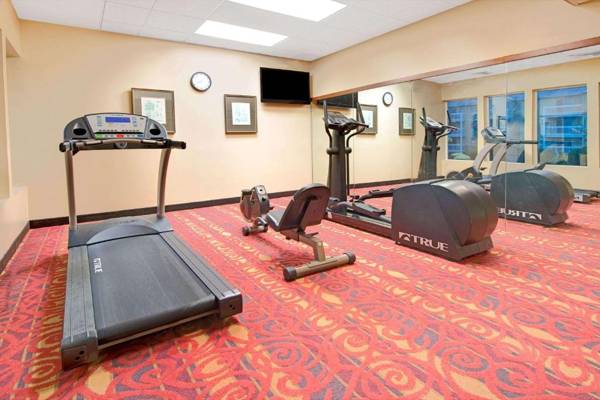 Days Inn by Wyndham St. Louis/Westport MO