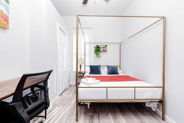 Workspace - 2BR Park Ave Townhome with parking CozySuites