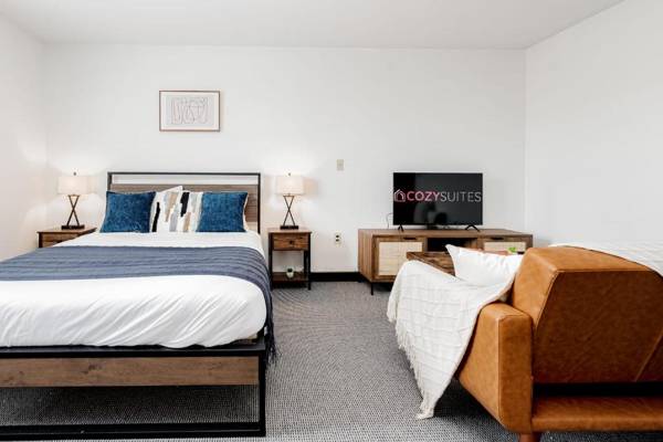CozySuites CWE Bold Queen hotel suite