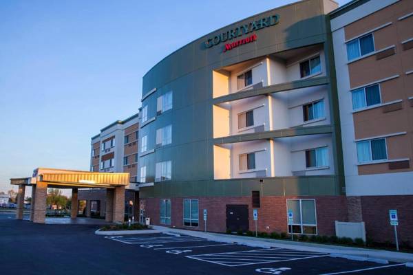 Courtyard by Marriott St. Louis St. Peters