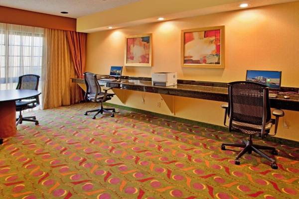 Workspace - Holiday Inn Hotel & Suites Springfield an IHG Hotel