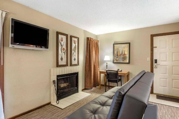 Arbor Suites at the Mall