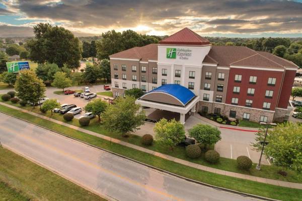 Holiday Inn Express and Suites Springfield Medical District an IHG Hotel