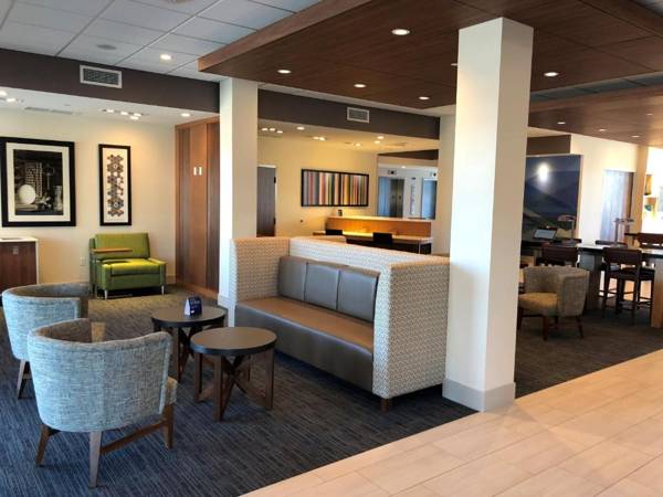 Holiday Inn Express & Suites - Springfield North an IHG Hotel