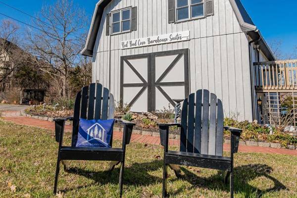 2 bdr Suite Right on Lake Tablerock Near Big Cedar Lodge Red Bud Cove