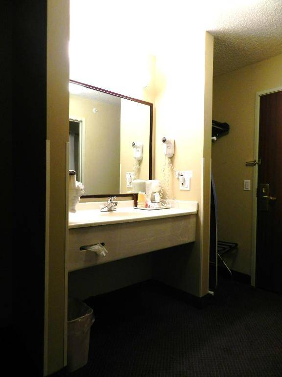 Luxury Inn & Suites Troy