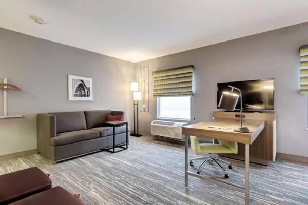 Workspace - Hampton Inn-St. Louis Wentzville MO