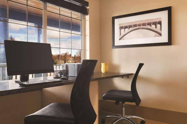 Workspace - Country Inn & Suites by Radisson Billings MT