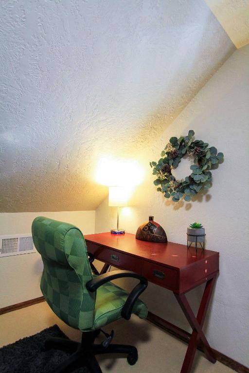 Workspace - Pet-Friendly Great Falls Home Walk to Downtown!