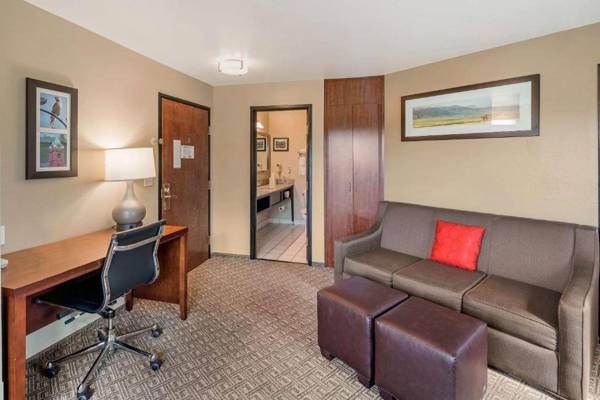 Workspace - Comfort Inn University