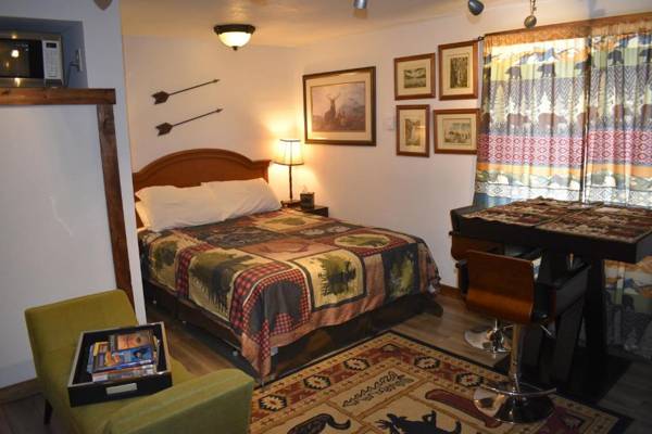 Yellowstone Motel - Adults Only - All rooms have kitchens