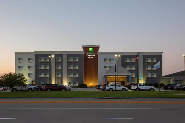 Holiday Inn Express Hotel & Suites Columbus an IHG Hotel