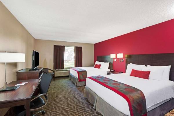 Workspace - Ramada by Wyndham Columbus Hotel & Conference Center