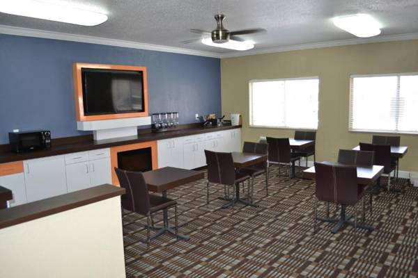 Countryside Inn & Suites