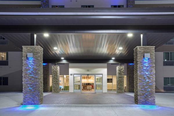 Holiday Inn Express & Suites Lincoln I - 80 an IHG Hotel