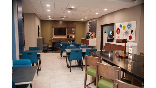 Holiday Inn Express Hotel & Suites Norfolk an IHG Hotel