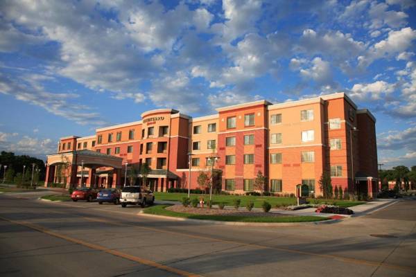 Courtyard by Marriott Omaha Aksarben Village