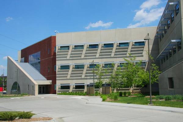 Courtyard by Marriott Omaha Aksarben Village