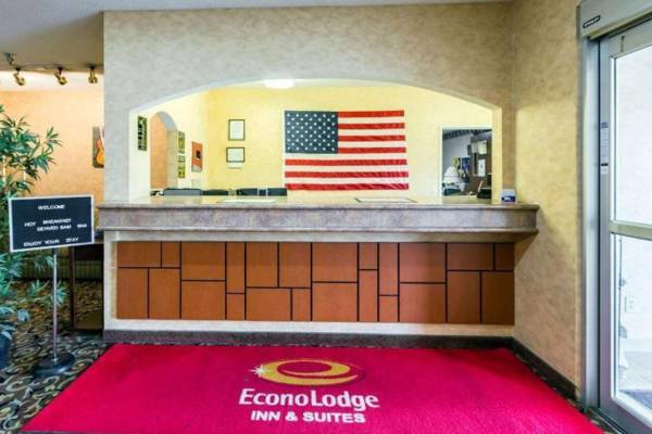 Econo Lodge Inn & Suites West