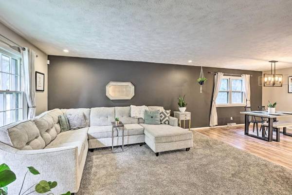 Cozy Omaha Home Walk to Dining Pets Welcome