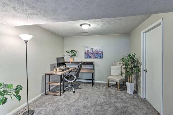 Workspace - Cozy Omaha Home Walk to Dining Pets Welcome