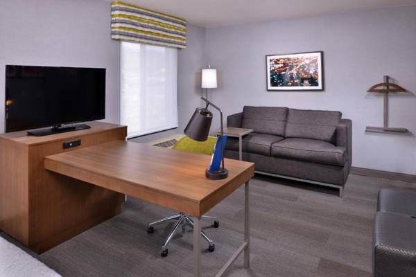 Workspace - Hampton Inn & Suites Carson City