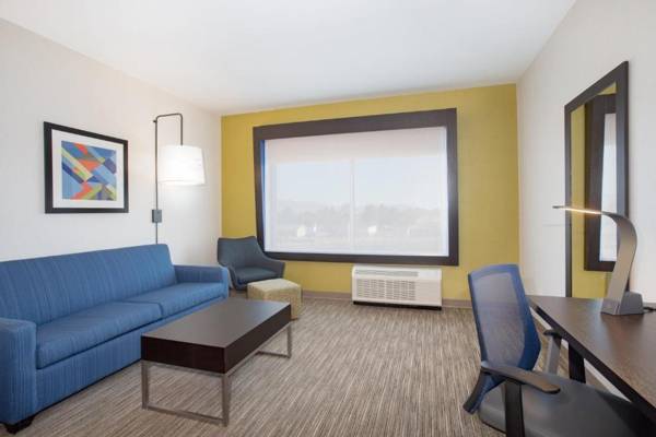 Workspace - Holiday Inn Express & Suites - Ely an IHG Hotel